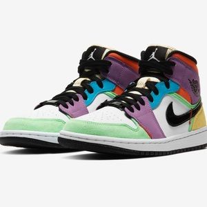 Air Jordan 1 Mid Multicolor Shoe